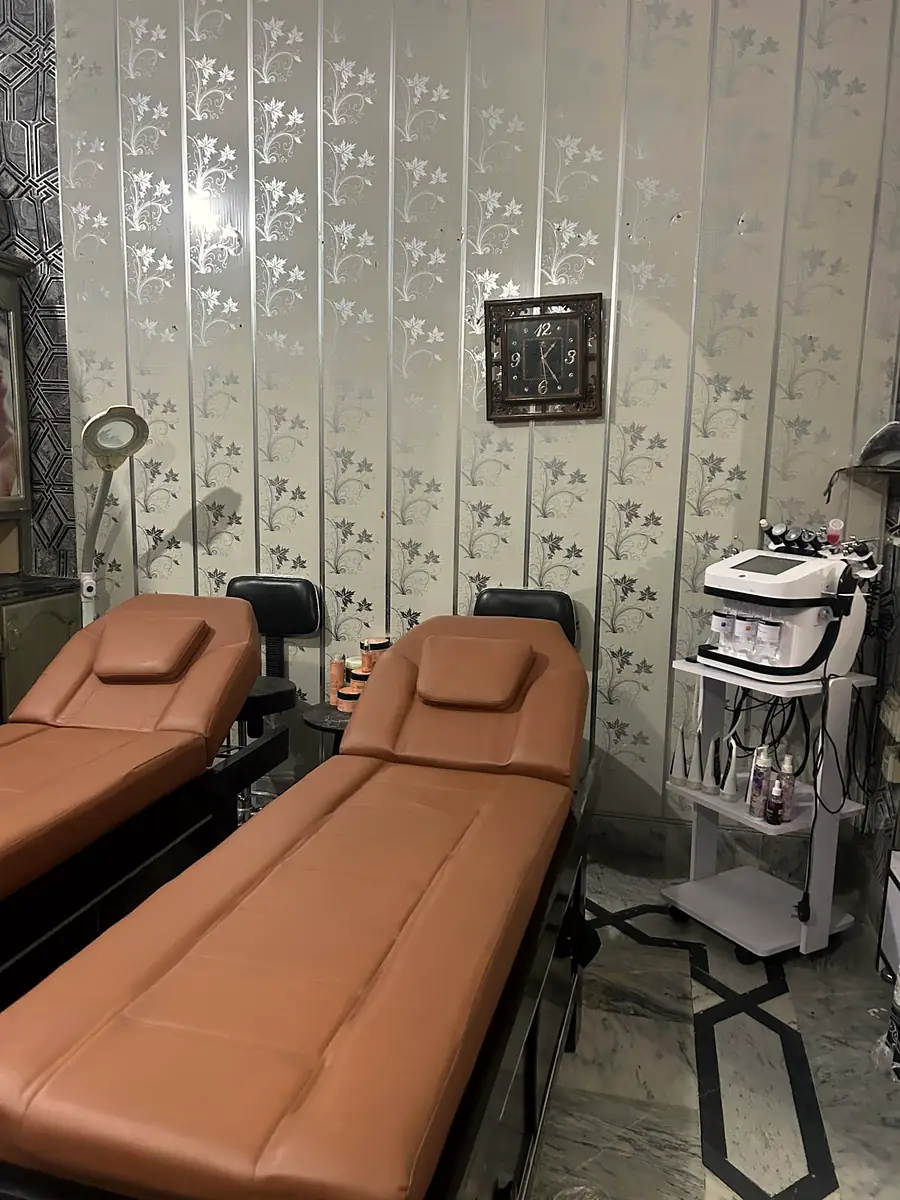 Facial room with two treatment beds